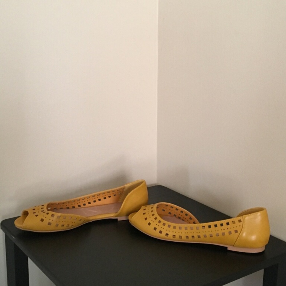 Cute flat sandal
